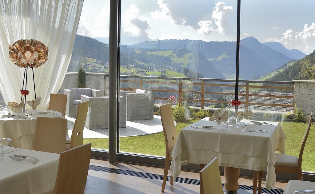 Hotel Fanes Selva di Val Gardena Exterior photo